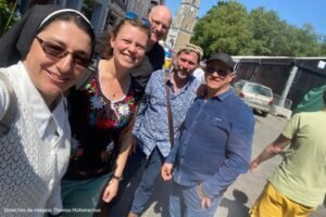 Anfitriones y huéspedes